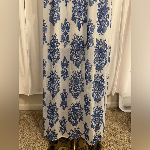 Soieblu Lace Up Tasseled Racerback Blue and White Floral Sheer Maxi Dress Sz Med - Picture 6 of 7